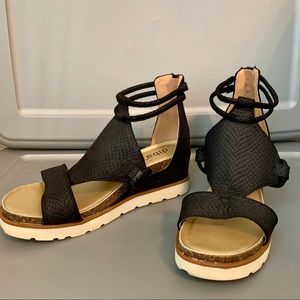 Black Wedged Sandals
